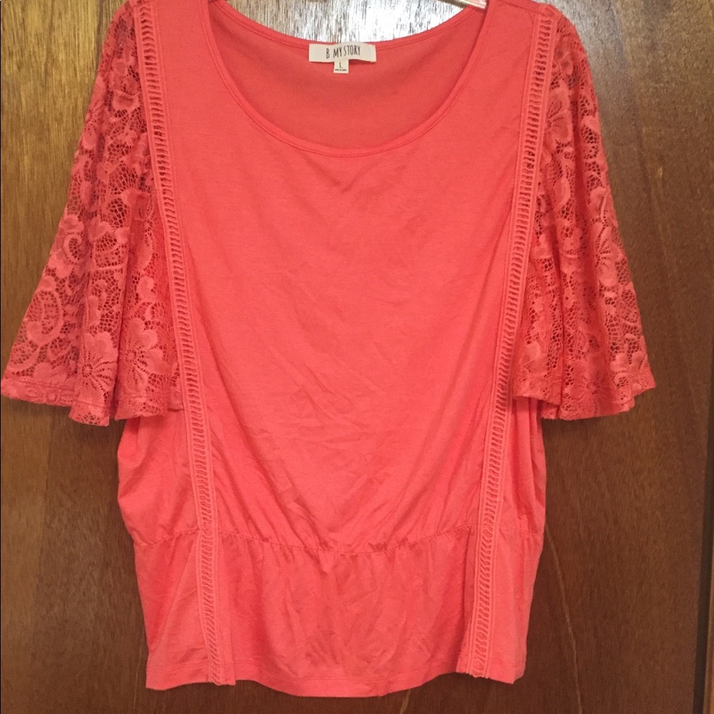 NWT Cinched Waist Sheer Lace Sleeves Tunic. Large